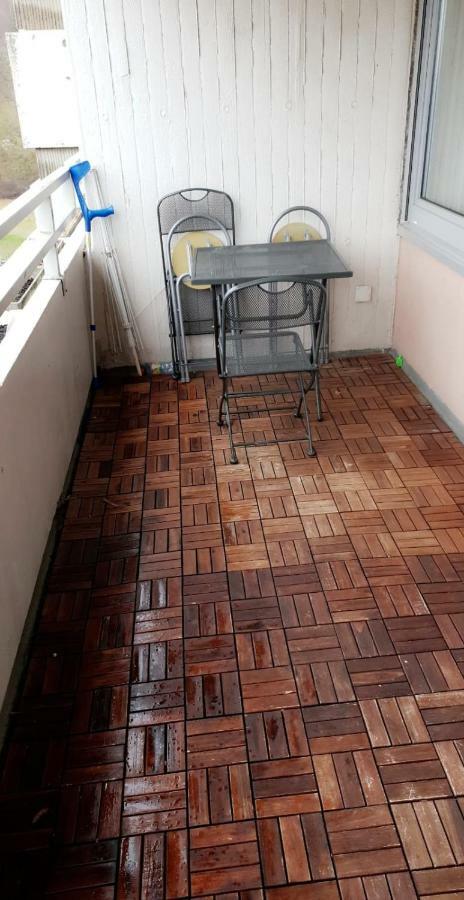 Sehr Schoene Drei Zimmer Deluex Wohnung In Зіндельфінген Екстер'єр фото