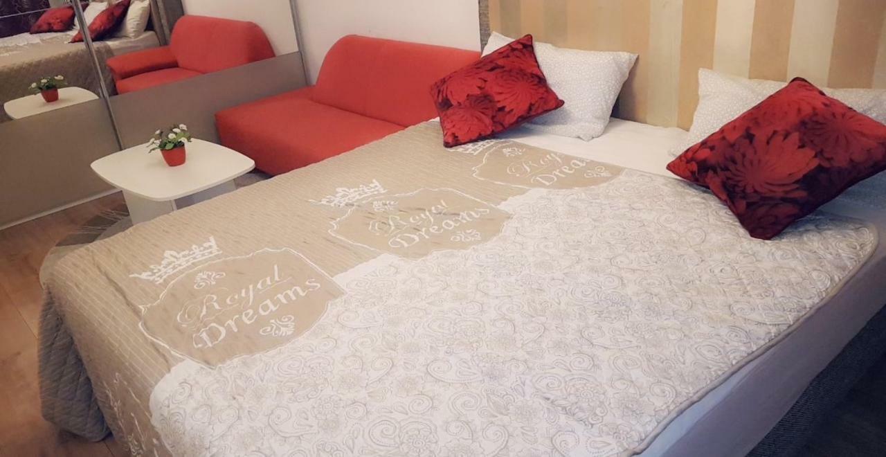 Sehr Schoene Drei Zimmer Deluex Wohnung In Зіндельфінген Екстер'єр фото