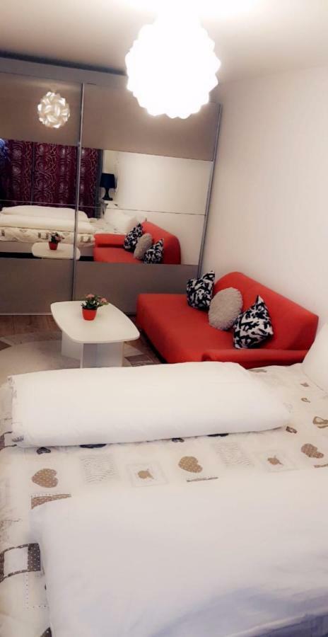 Sehr Schoene Drei Zimmer Deluex Wohnung In Зіндельфінген Екстер'єр фото